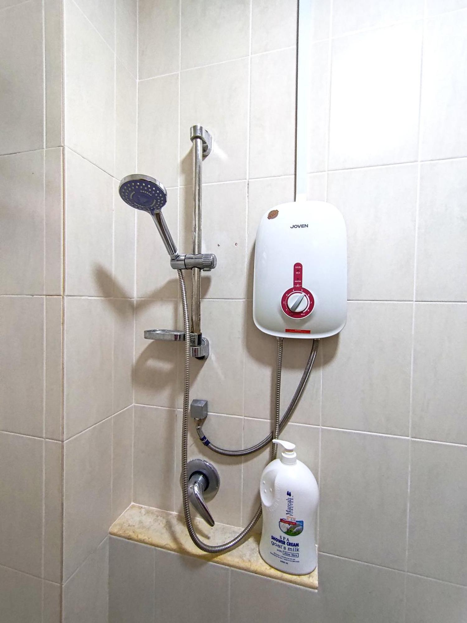 H&z In Hi-tech With Wi-fi And Netflix Holiday home Kulim