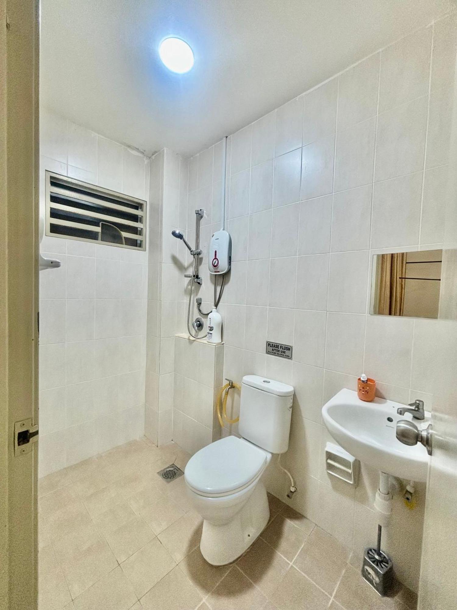 H&z In Hi-tech With Wi-fi And Netflix Holiday home *
